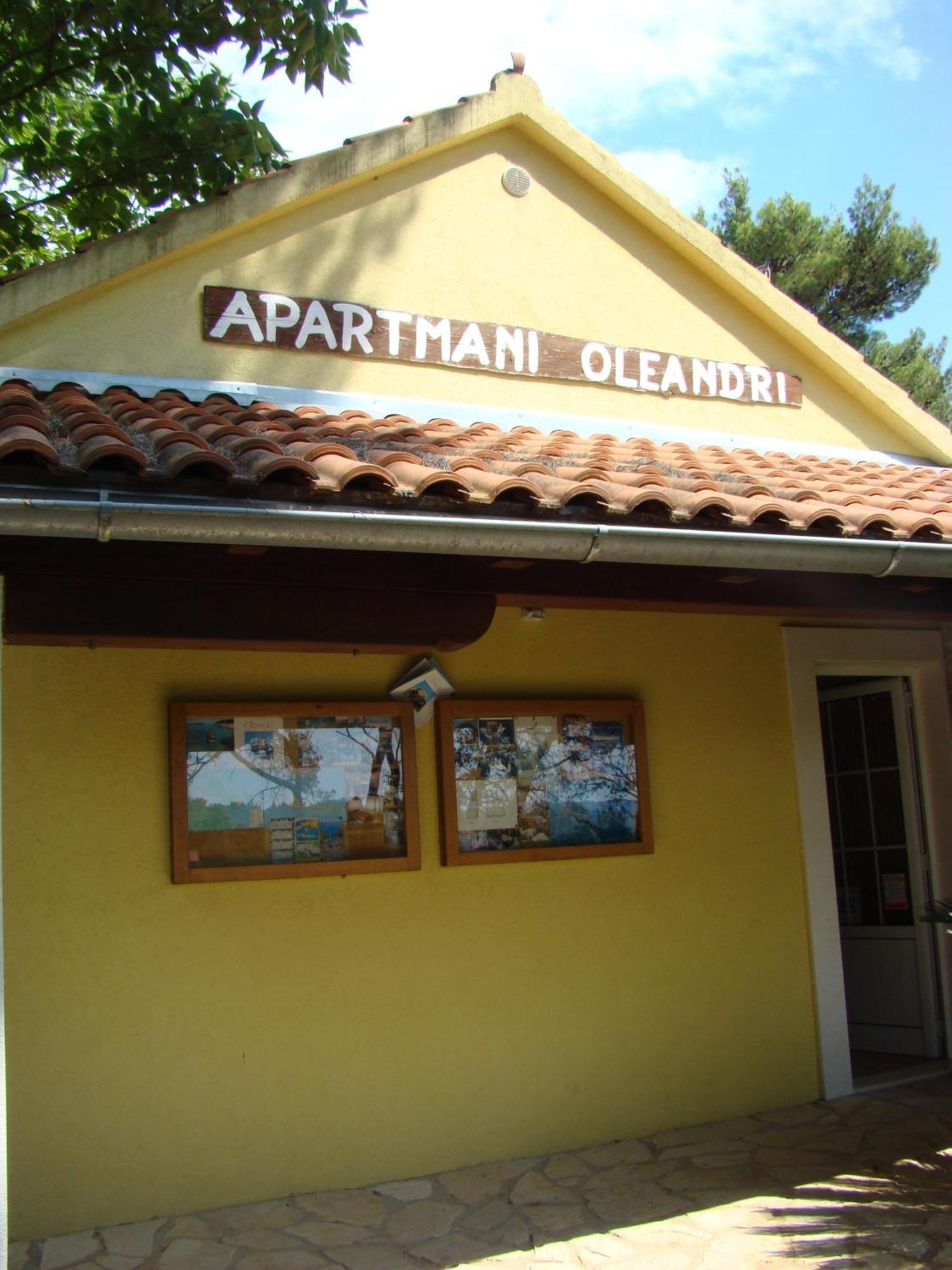 Villas Oleandri Vrboska Luaran gambar